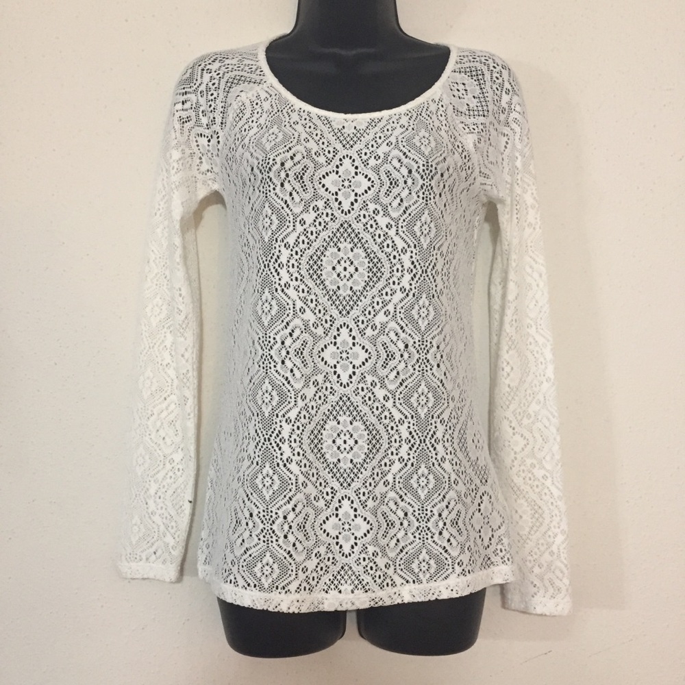 ⚜️Cream Lace Long Sleeve Top